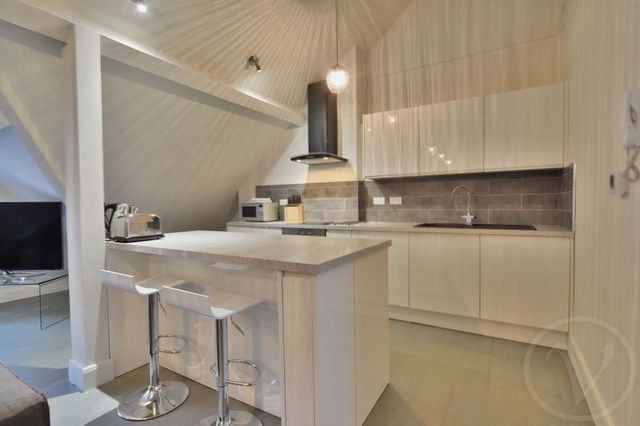  Image of 2 Bedroom Flat to rent at Adams Row Mayfair London, W1K 2LA