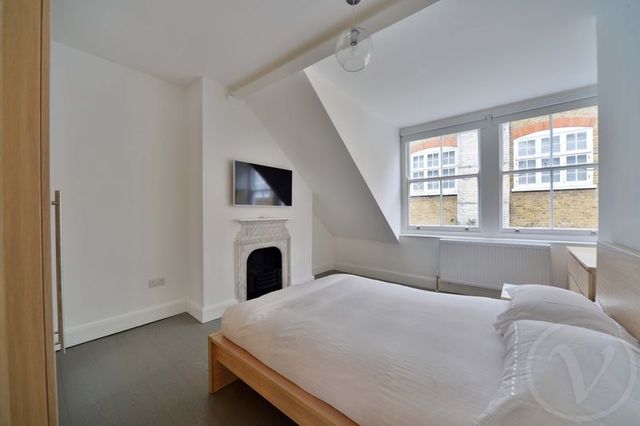  Image of 2 Bedroom Flat to rent at Adams Row Mayfair London, W1K 2LA