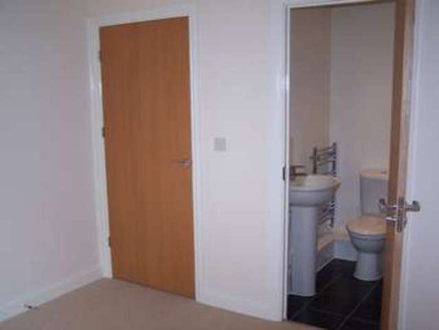  Image of 2 Bedroom Flat to rent at Amity Court North Star Boulevard Greenhithe, DA9 9UH