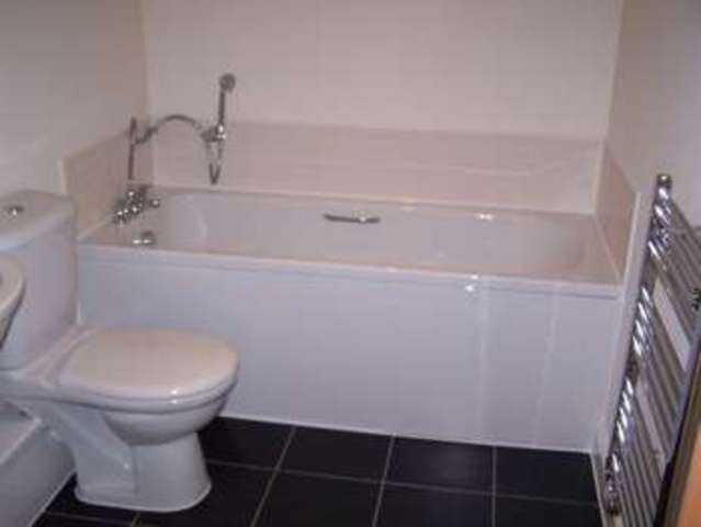  Image of 2 Bedroom Flat to rent at Amity Court North Star Boulevard Greenhithe, DA9 9UH
