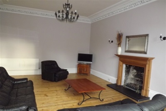  Image of 4 Bedroom Flat to rent at Greenock Inverclyde Inverclyde, PA16 8ET