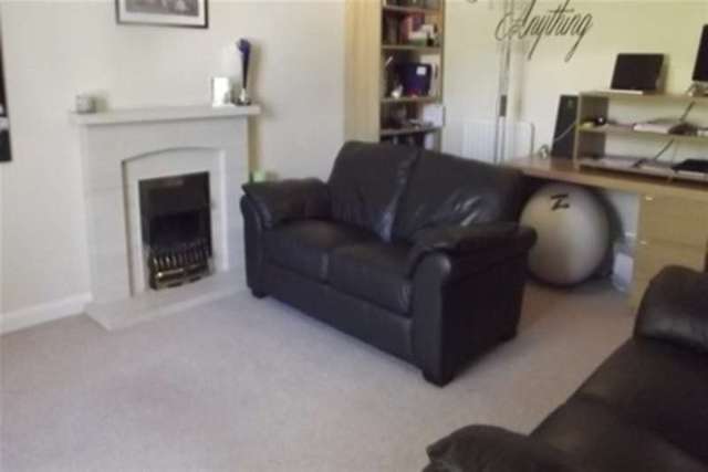  Image of 2 Bedroom Flat to rent at Southampton, SO15 2RZ