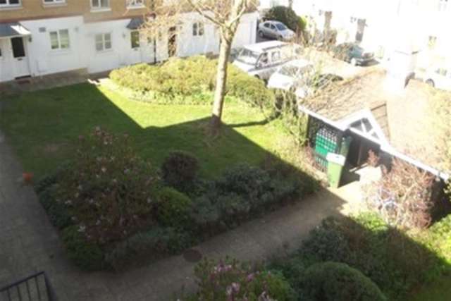  Image of 2 Bedroom Flat to rent at Southampton, SO15 2RZ