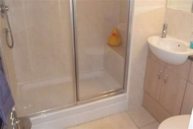  Image of 2 Bedroom Flat to rent at Southampton, SO15 2RZ