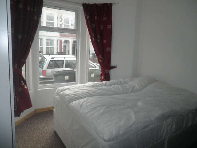  Image of 2 Bedroom Flat to rent at Australia Road  Cardiff, CF14 3DB