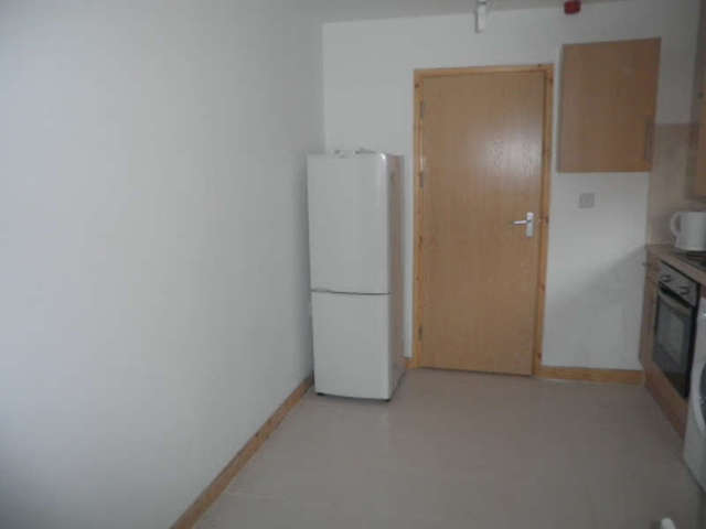  Image of 2 Bedroom Flat to rent at Australia Road  Cardiff, CF14 3DB