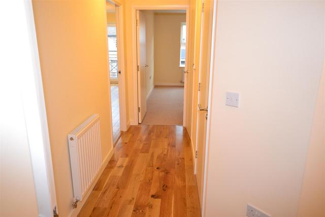  Image of 2 Bedroom Property to rent at East End Road  Finchley Central, N3 3QE