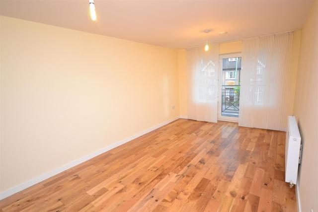  Image of 2 Bedroom Property to rent at East End Road  Finchley Central, N3 3QE