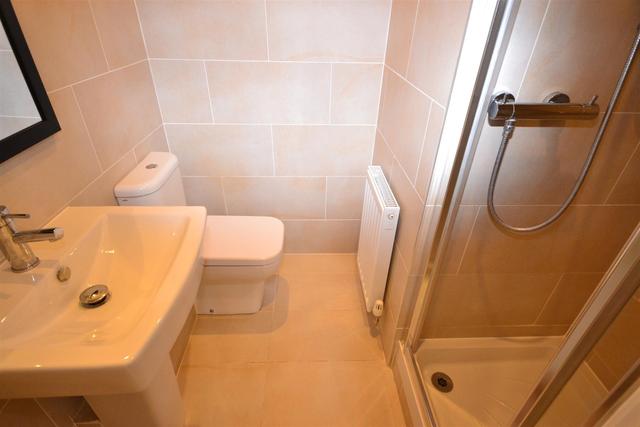  Image of 2 Bedroom Property to rent at East End Road  Finchley Central, N3 3QE