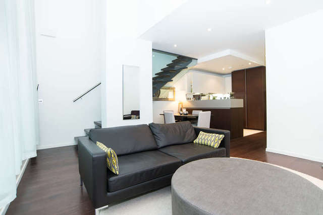  Image of 1 Bedroom Flat to rent at North Boulevard  Canary Wharf, E14 9AQ