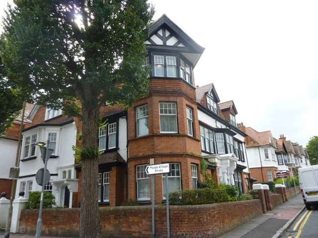  Image of 2 Bedroom Flat to rent at 1 Beachy Head Road  Eastbourne, BN20 7QN