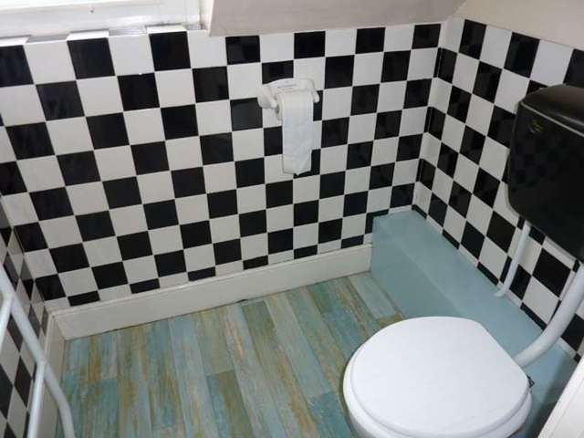  Image of 2 Bedroom Flat to rent at 1 Beachy Head Road  Eastbourne, BN20 7QN