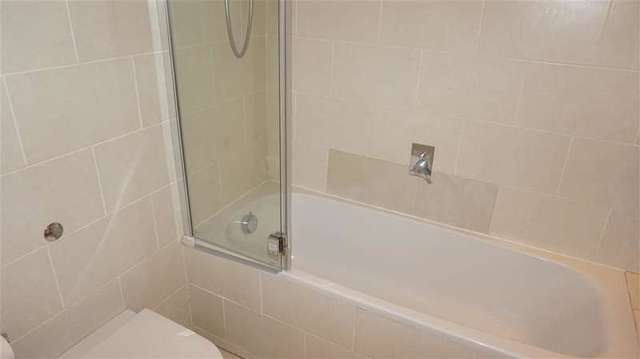  Image of 2 Bedroom Apartment for sale at South Croydon Surrey South Croydon, CR2 7EF