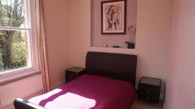  Image of 2 Bedroom Apartment for sale at South Croydon Surrey South Croydon, CR2 7EF