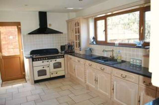  Image of 4 Bedroom Detached for sale at Bramley Gardens  Laindon, SS15 5QA