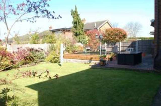  Image of 4 Bedroom Detached for sale at Bramley Gardens  Laindon, SS15 5QA