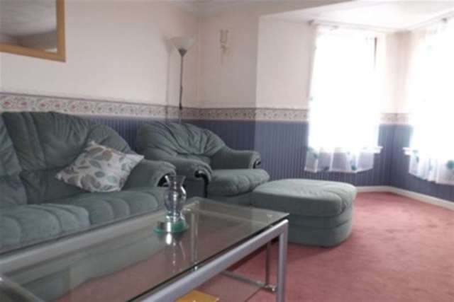  Image of 2 Bedroom Flat to rent at Dundee, DD4 6JR