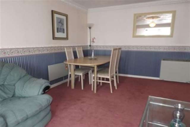  Image of 2 Bedroom Flat to rent at Dundee, DD4 6JR