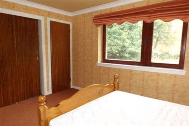  Image of 2 Bedroom Flat to rent at Dundee, DD4 6JR