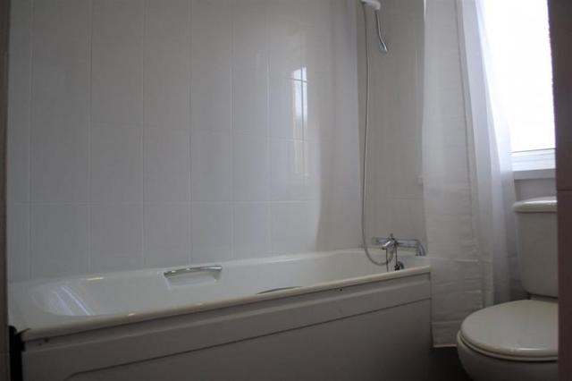 Image of 1 Bedroom Flat to rent at Nantgaredig, SA32 7NG