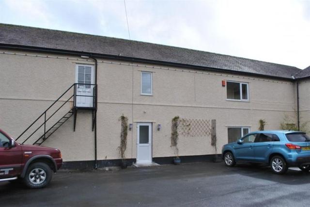  Image of 1 Bedroom Flat to rent at Nantgaredig, SA32 7NG