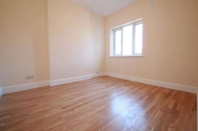  Image of 1 Bedroom Flat to rent at Kingston Upon Thames, KT1 1SS