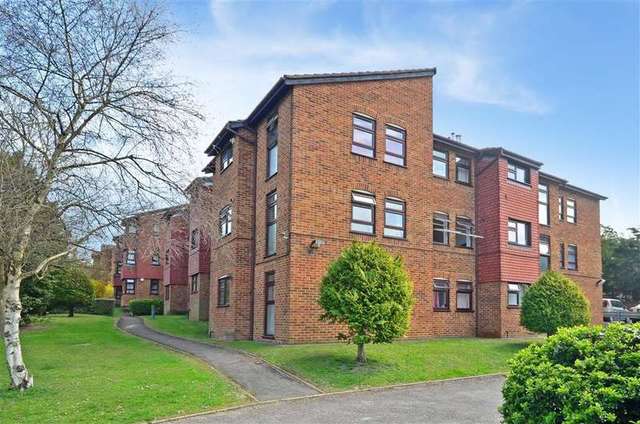  Image of 1 Bedroom Apartment for sale at Sutton Surrey Sutton, SM2 5EH
