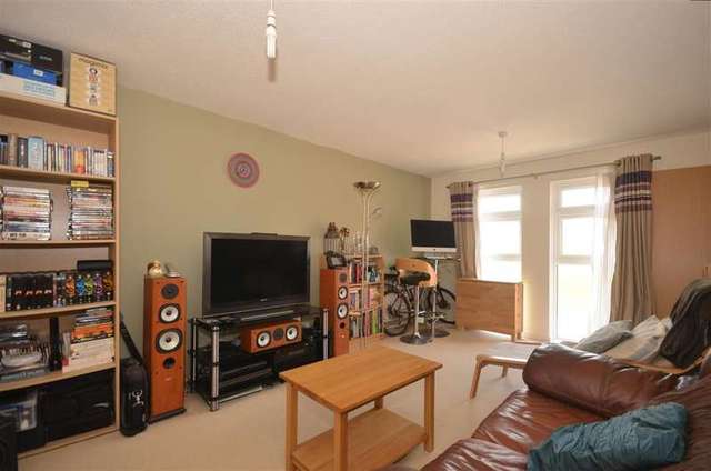  Image of 1 Bedroom Apartment for sale at Sutton Surrey Sutton, SM2 5EH