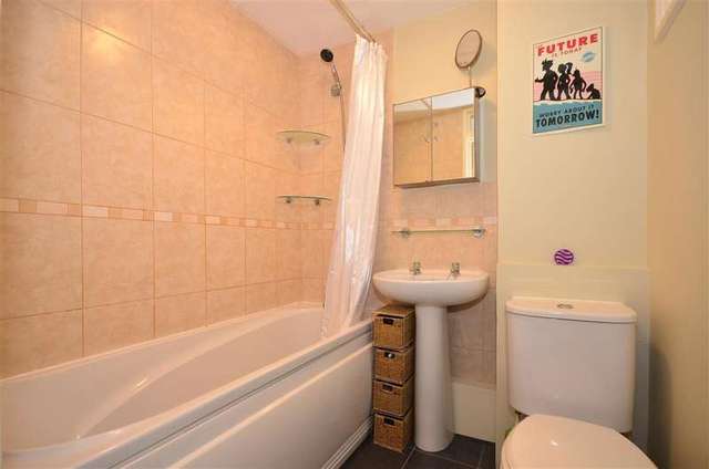  Image of 1 Bedroom Apartment for sale at Sutton Surrey Sutton, SM2 5EH
