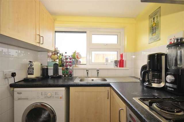  Image of 1 Bedroom Apartment for sale at Sutton Surrey Sutton, SM2 5EH