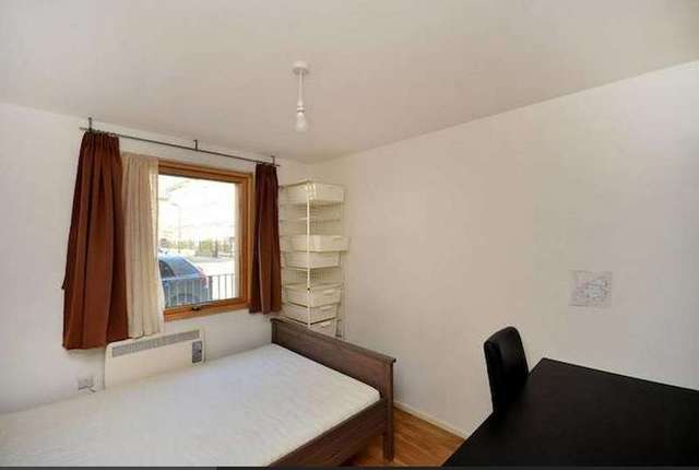  Image of 2 Bedroom Flat to rent at London, NW1 1RX