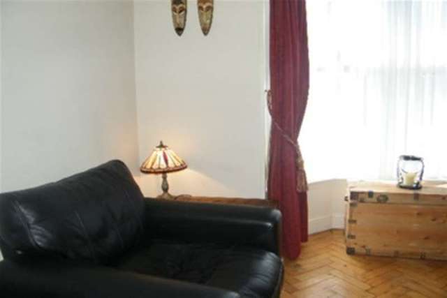  Image of 3 Bedroom Terraced to rent at Exeter, EX2 8SJ