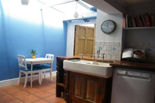 Image of 3 Bedroom Terraced to rent at Exeter, EX2 8SJ