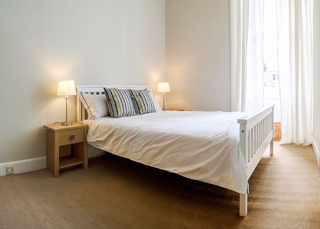  Image of 2 Bedroom Flat to rent at Comely Bank Edinburgh Edinburgh, EH4 1HE