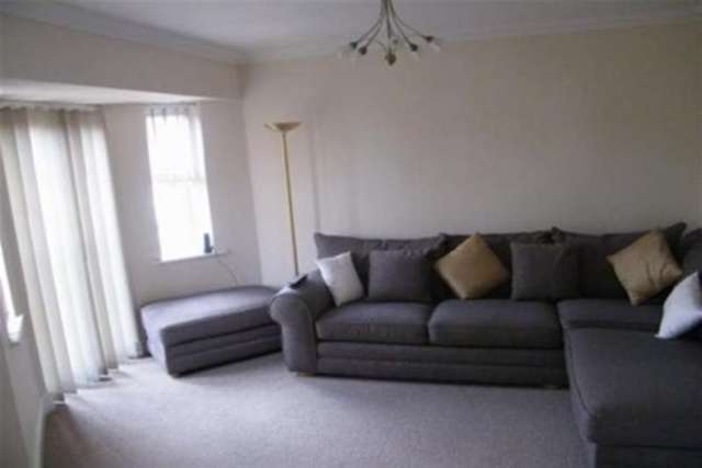  Image of 4 Bedroom Detached to rent at Bromsgrove, B60 3GP