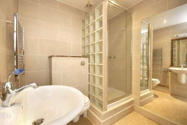  Image of 2 Bedroom Flat to rent at Devonshire Street  London, W1W 5EB