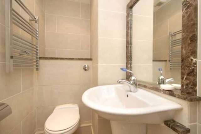  Image of 2 Bedroom Flat to rent at Devonshire Street  London, W1W 5EB