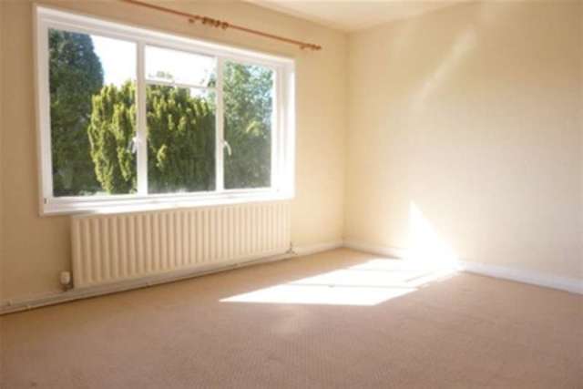  Image of 4 Bedroom Detached to rent at Uttoxeter, ST14 5BP
