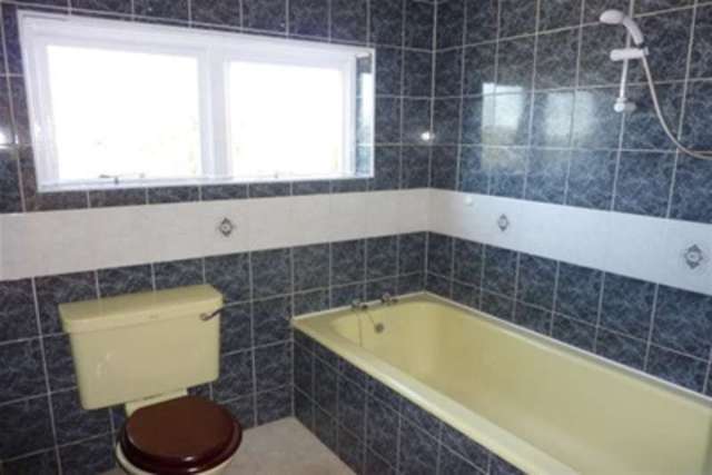  Image of 4 Bedroom Detached to rent at Uttoxeter, ST14 5BP