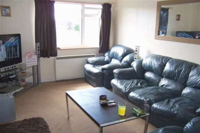  Image of 1 Bedroom Flat to rent at Devizes, SN10 5EA