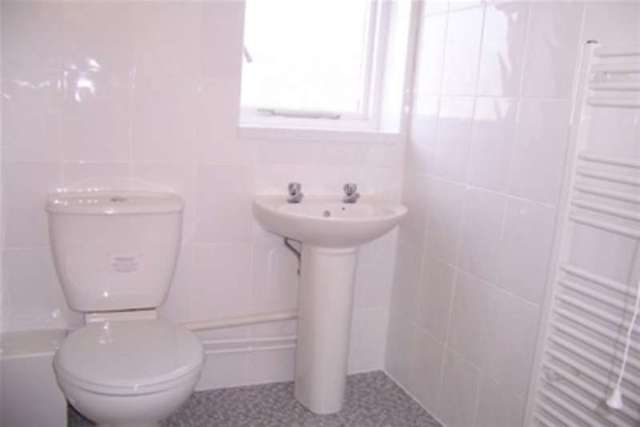  Image of 1 Bedroom Flat to rent at Devizes, SN10 5EA