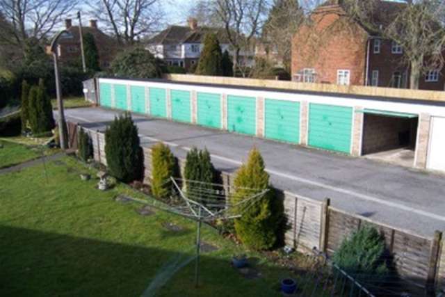  Image of 1 Bedroom Flat to rent at Devizes, SN10 5EA