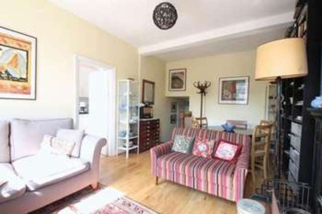  Image of 2 Bedroom Flat for sale at Dunsmure Road  London, N16 5PR