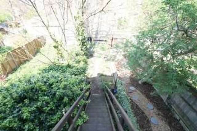  Image of 2 Bedroom Flat for sale at Dunsmure Road  London, N16 5PR