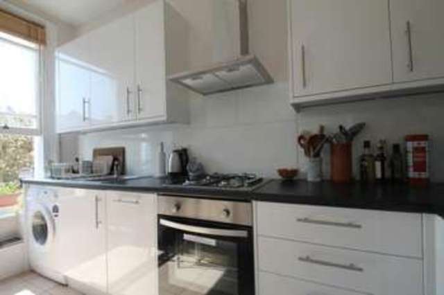  Image of 2 Bedroom Flat for sale at Dunsmure Road  London, N16 5PR