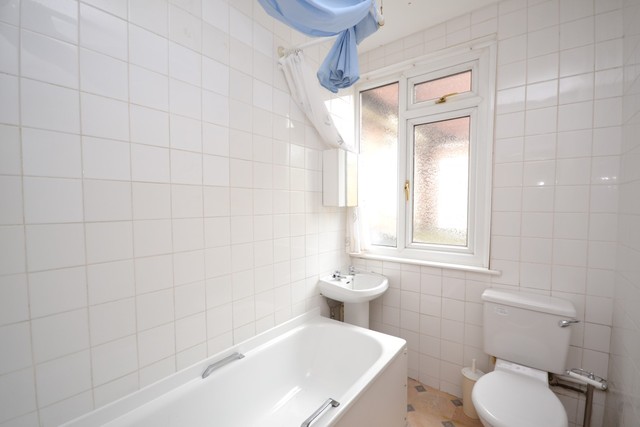  Image of 2 Bedroom Property to rent at East Finchley, N2 0SZ