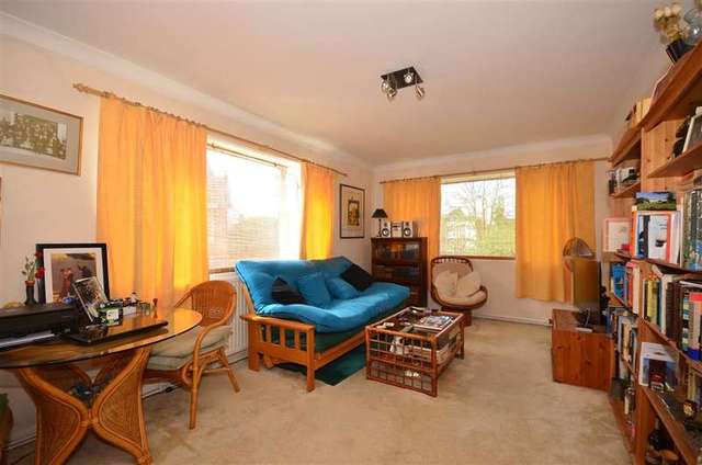  Image of 2 Bedroom Flat for sale at Sutton Surrey Sutton, SM2 5JR