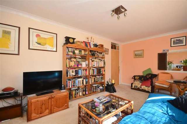  Image of 2 Bedroom Flat for sale at Sutton Surrey Sutton, SM2 5JR
