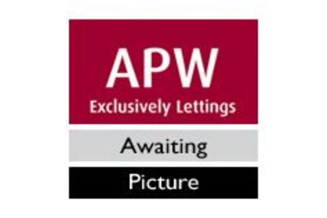  Image of 4 Bedroom Detached to rent at East Molesey Surrey Surrey, KT8 0BS