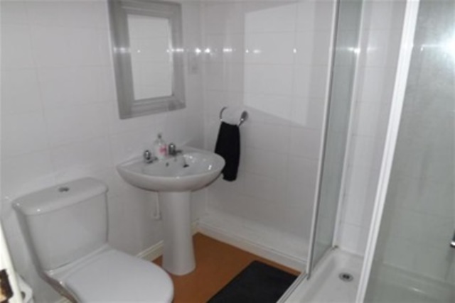  Image of 2 Bedroom Flat to rent at Paisley Renfrewshire Renfrewshire, PA2 6LD
